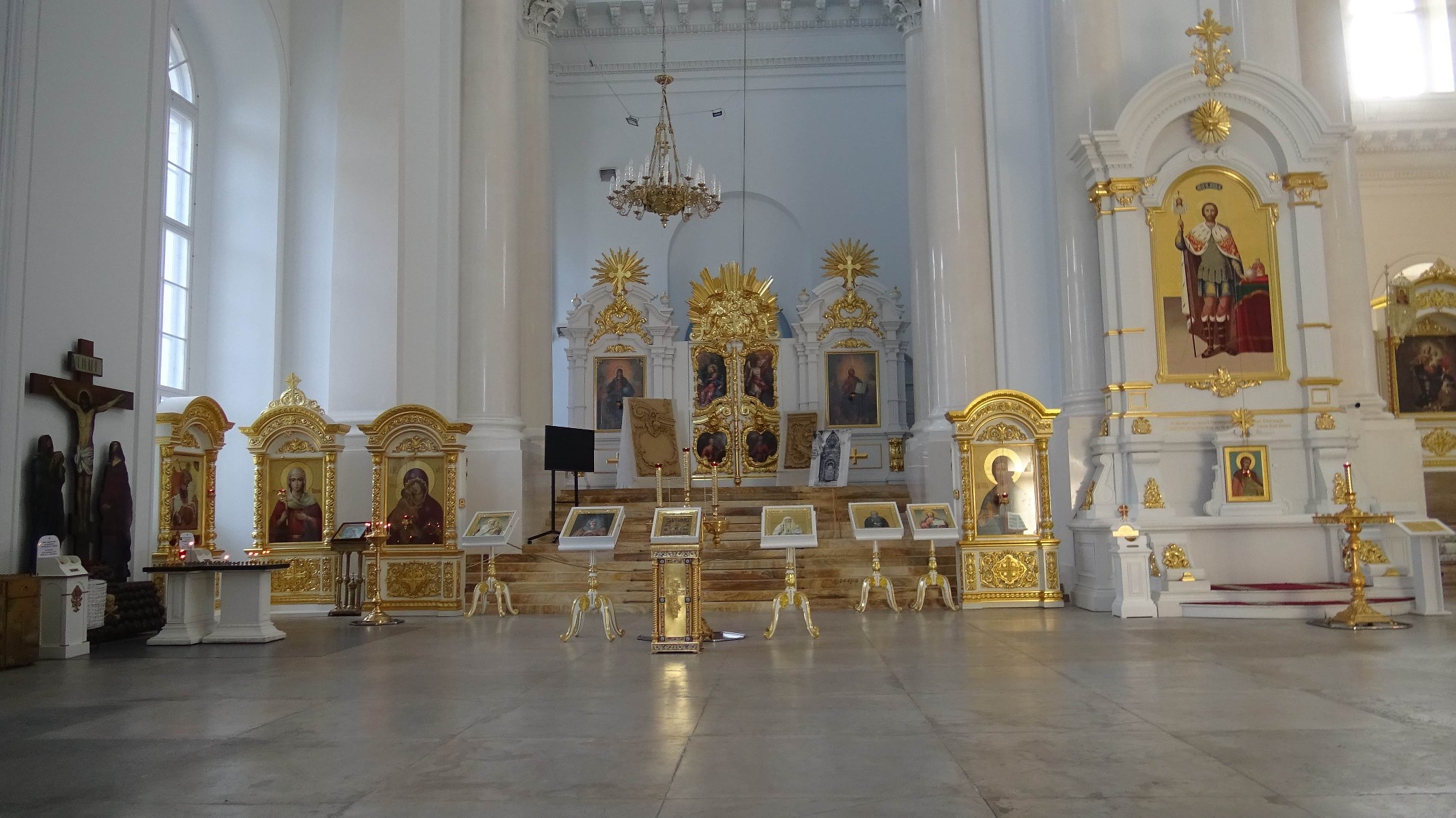 9 - ST-PETERSBOURG - Cathédrale de Smolny _ intérieur 1-1